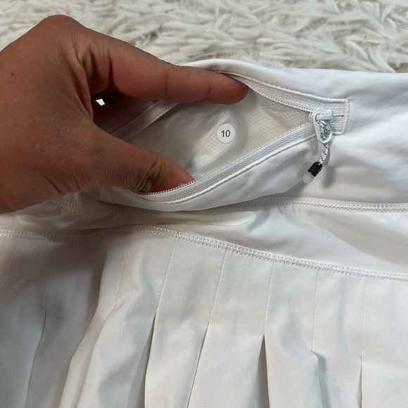 Lululemon Circuit Breaker Skirt (Tall) White - Picture 7 of 8
